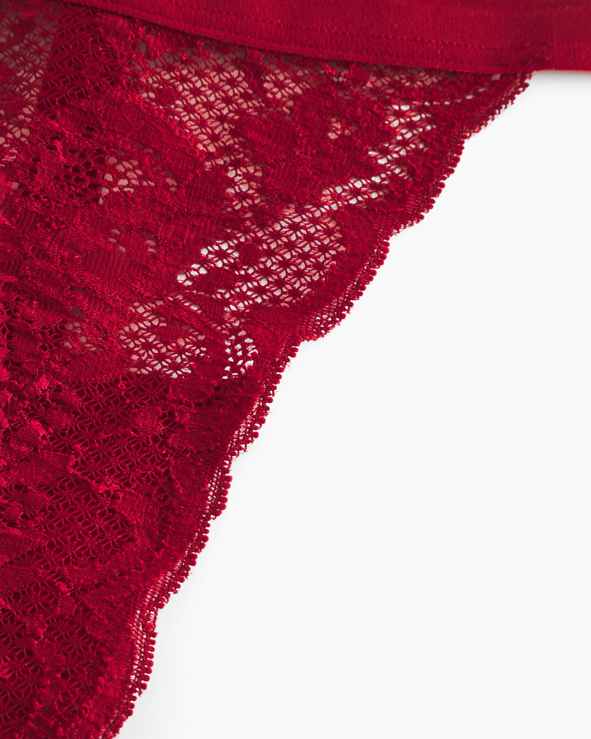 Rouge String Ficelle - Never Say Never String Skimpie