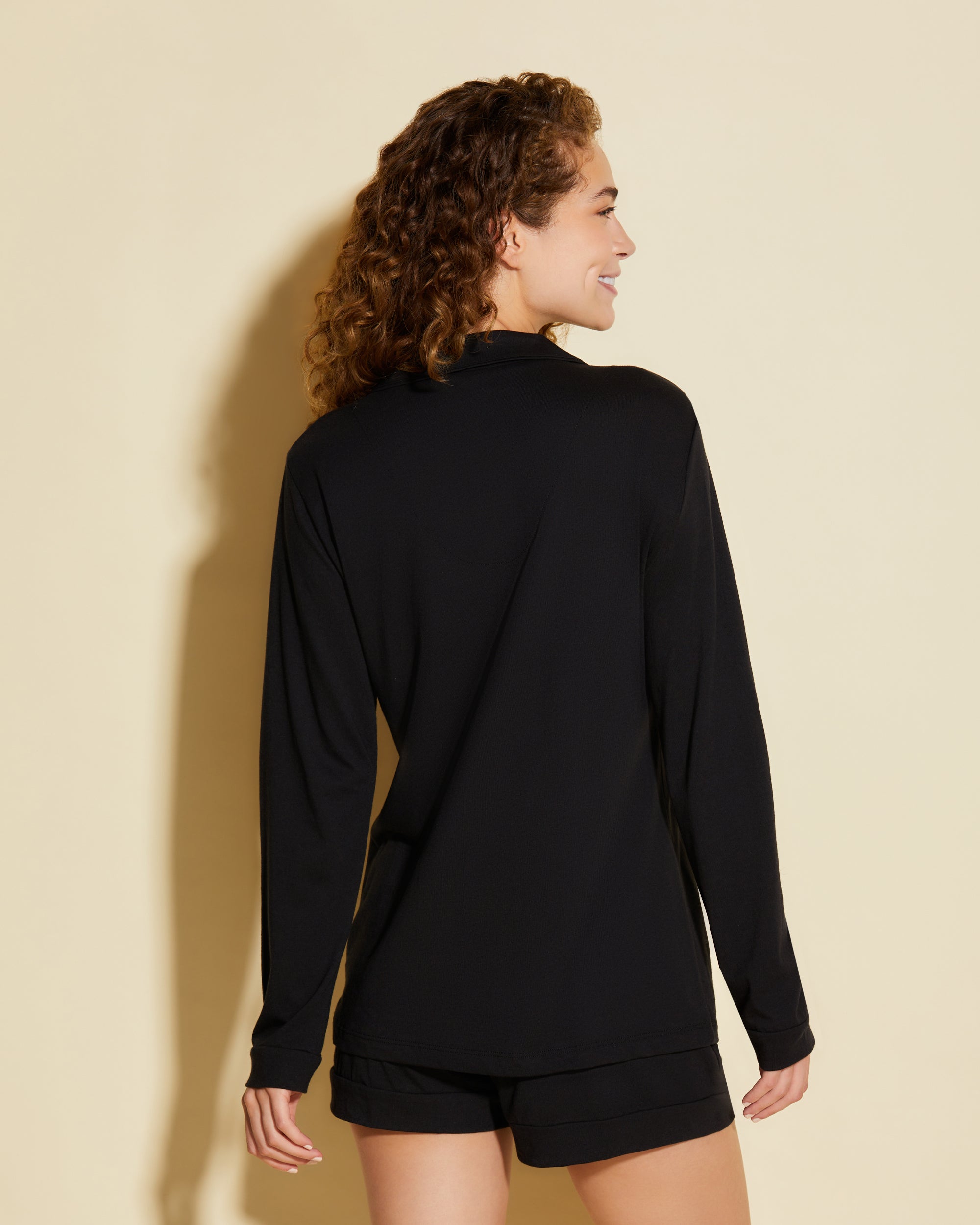 Negro Conjuntos - Bella Conjunto De Pijama Con Camisa De Manga Larga Y Pantalones Cortos.