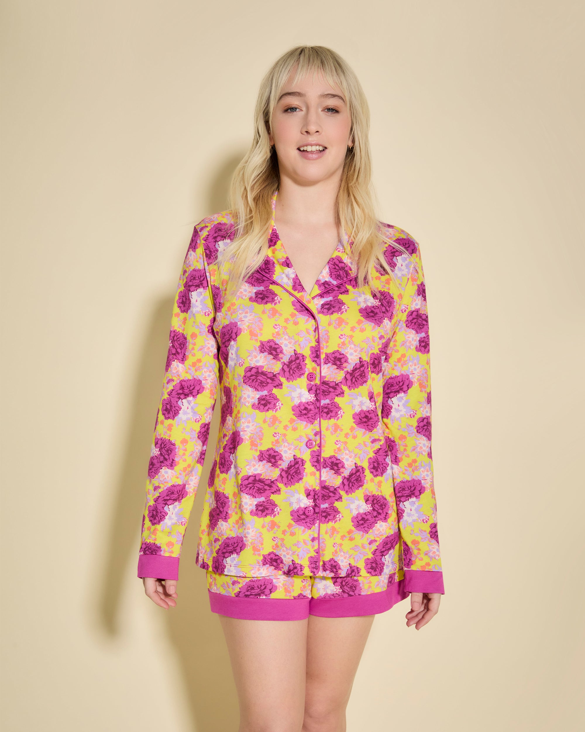 Estampado Conjuntos - Bella Printed Camisa De Manga Larga Y Pantalón Corto Estampados.