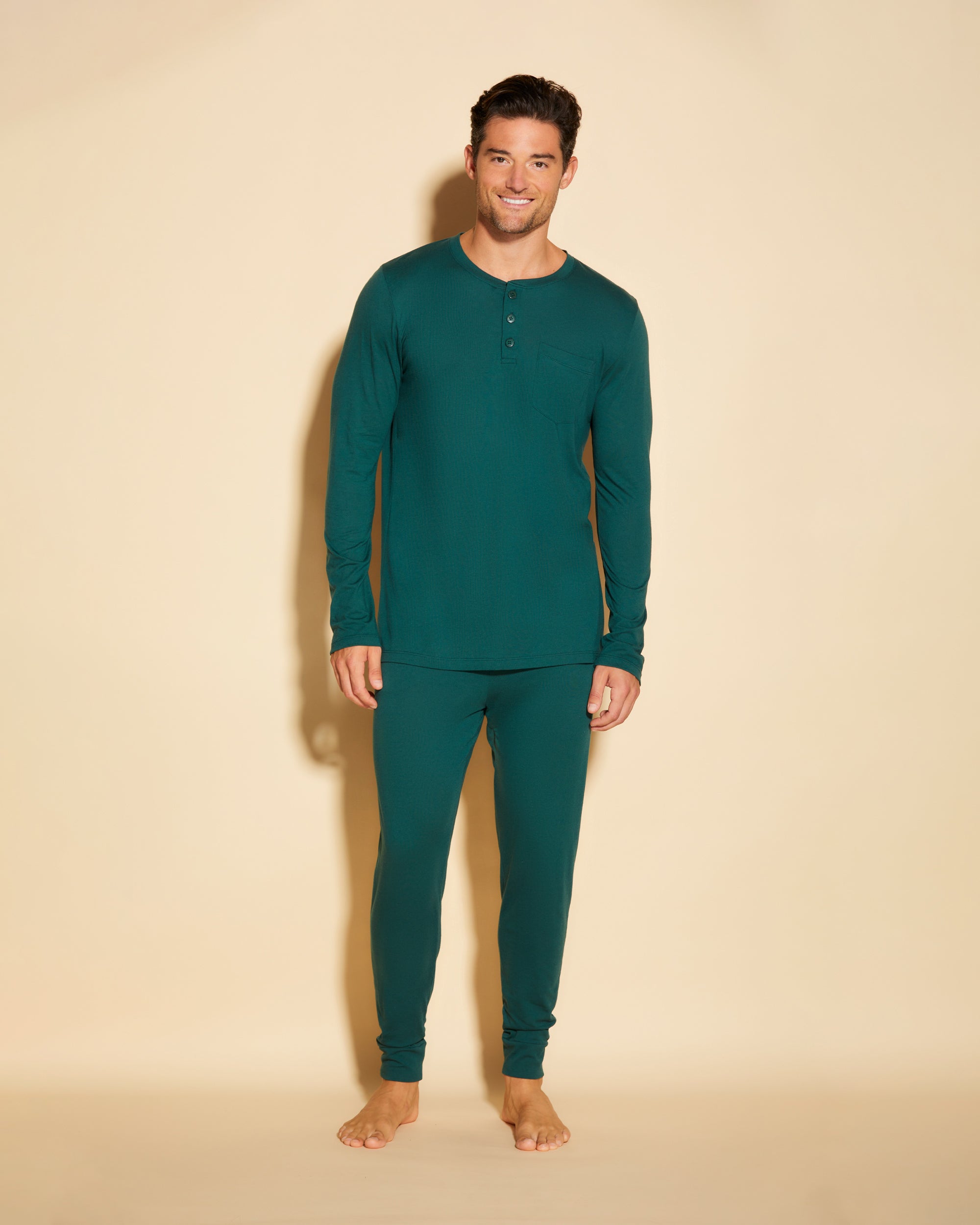 Verde Conjuntos Para Hombres - Bella Conjunto De Pijama Para Hombre Con Camiseta Henley Y Pantalones Joggers.