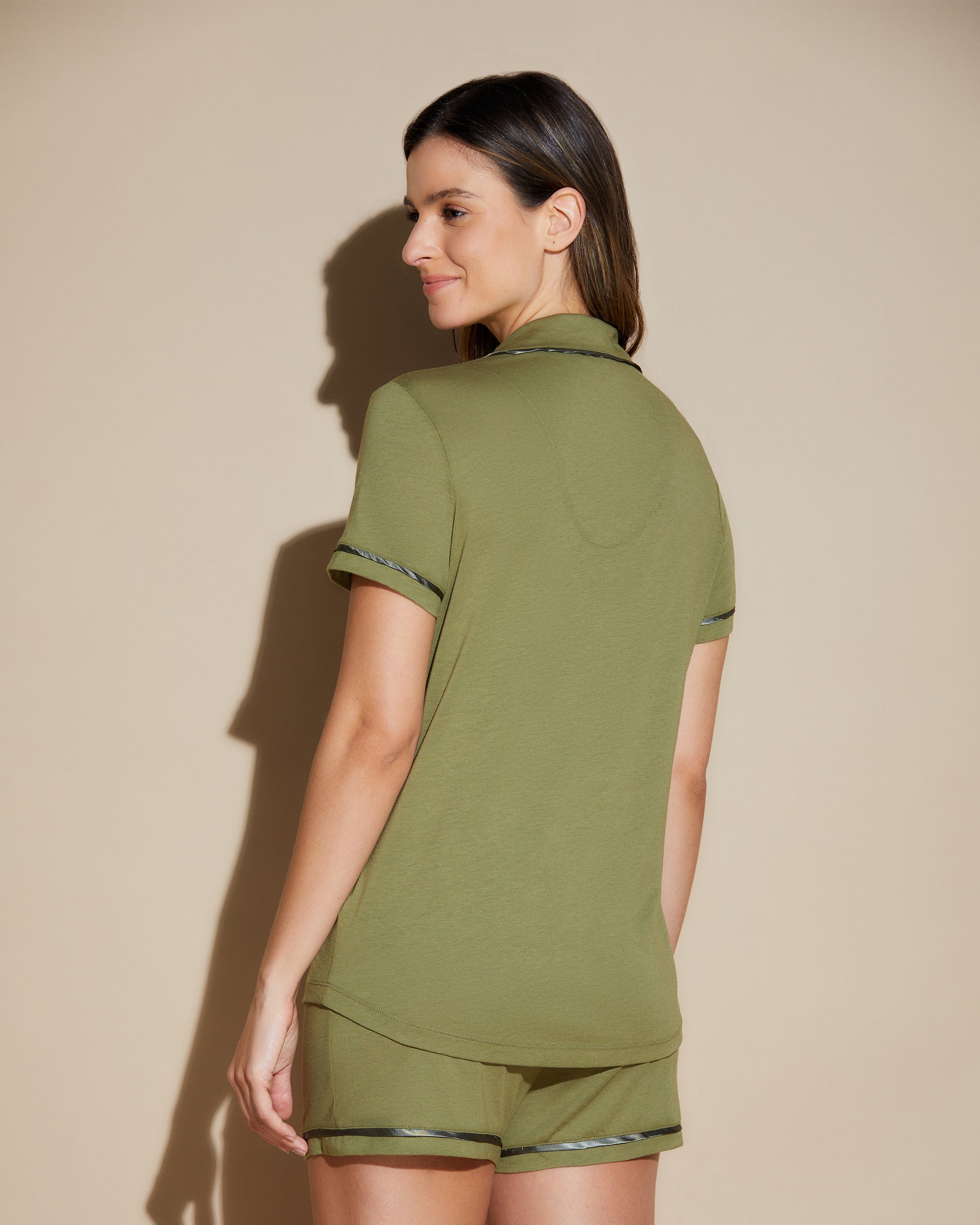 Verde Conjuntos - Bella Pijama Con Camisa De Manga Corta Y Pantalones Cortos