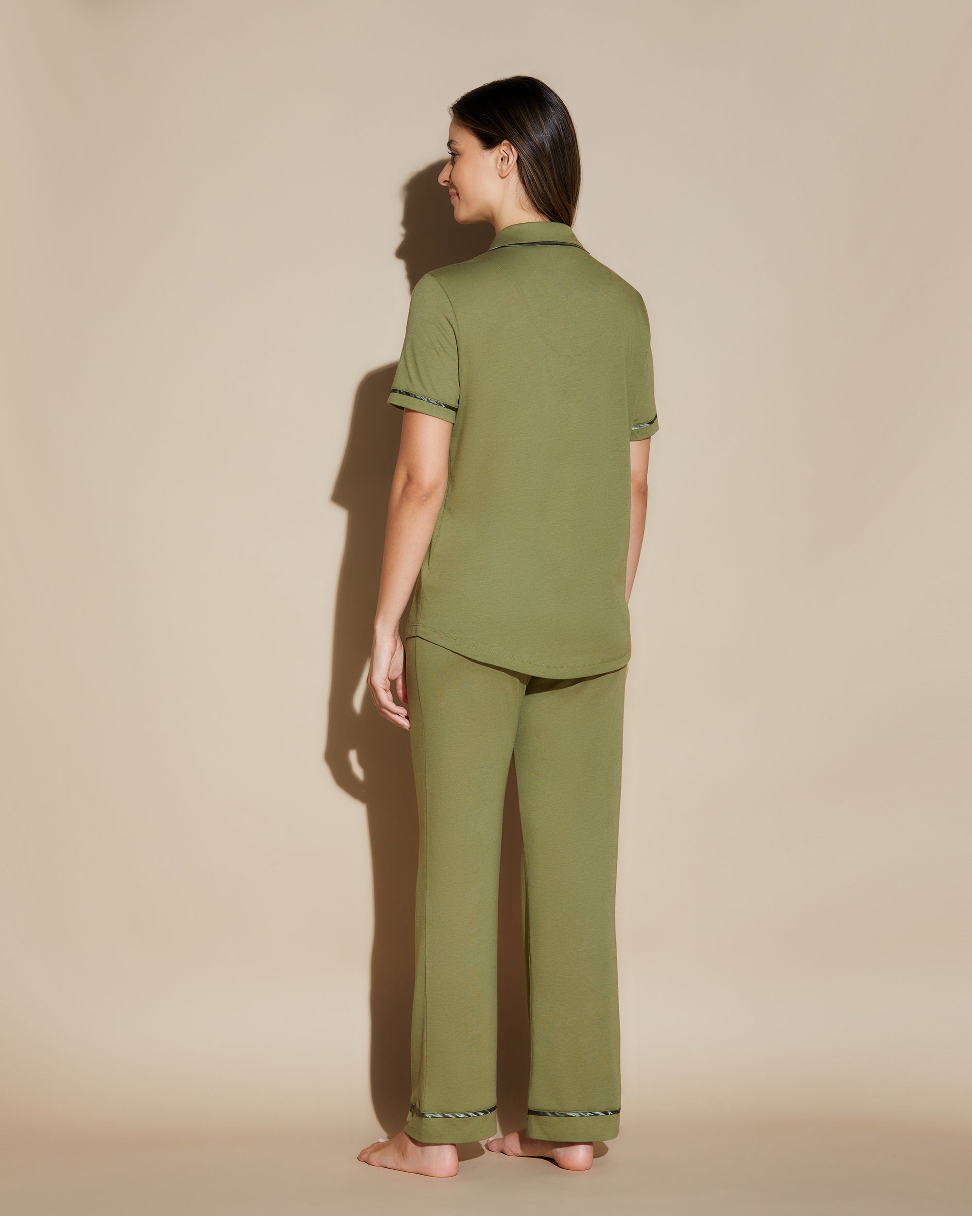 Verde Conjuntos - Bella Pijama Con Camisa De Manga Corta Y Pantalones