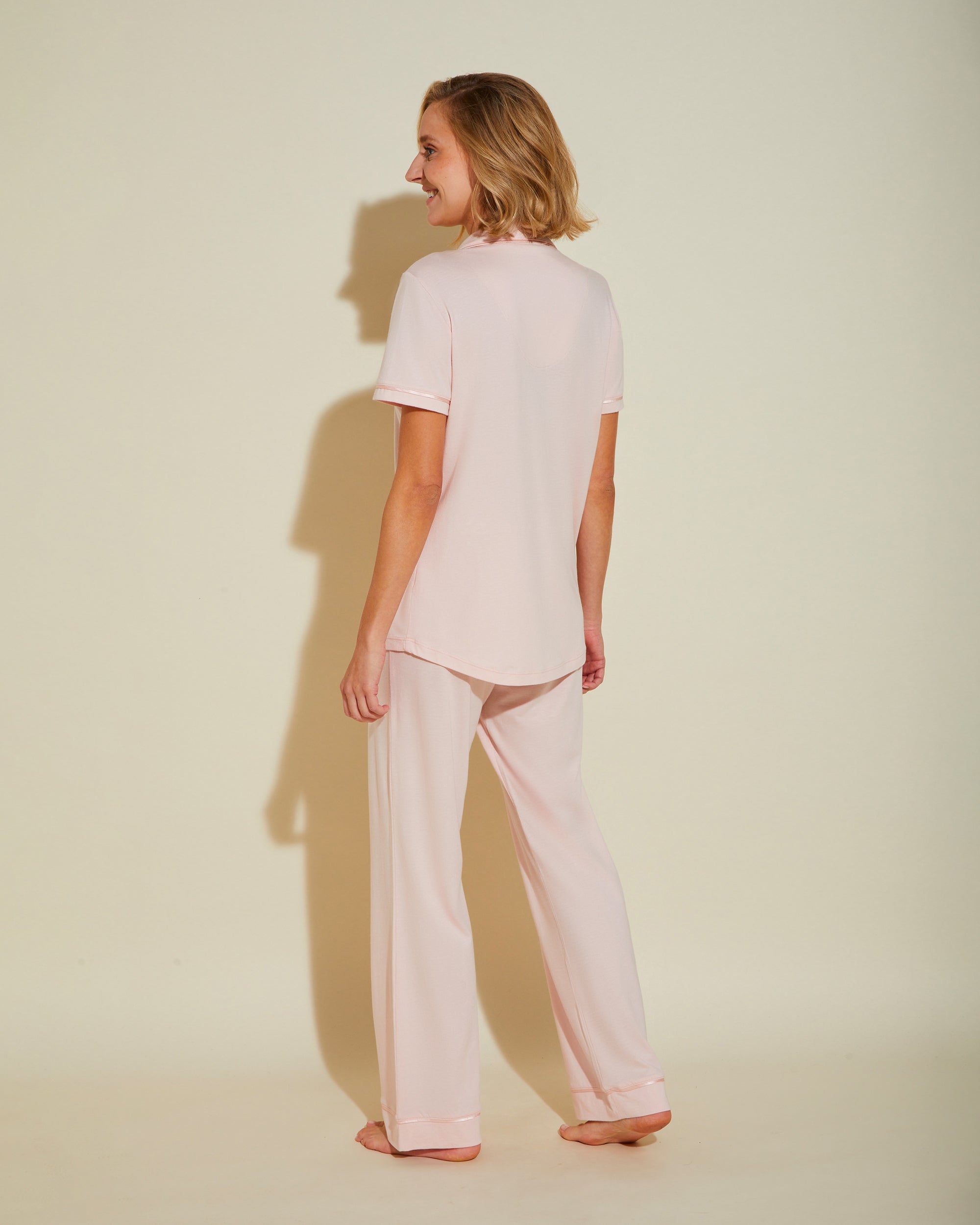 Rosada Conjuntos - Bella Conjunto De Pijama Con Camisa De Manga Corta Y Pantalones