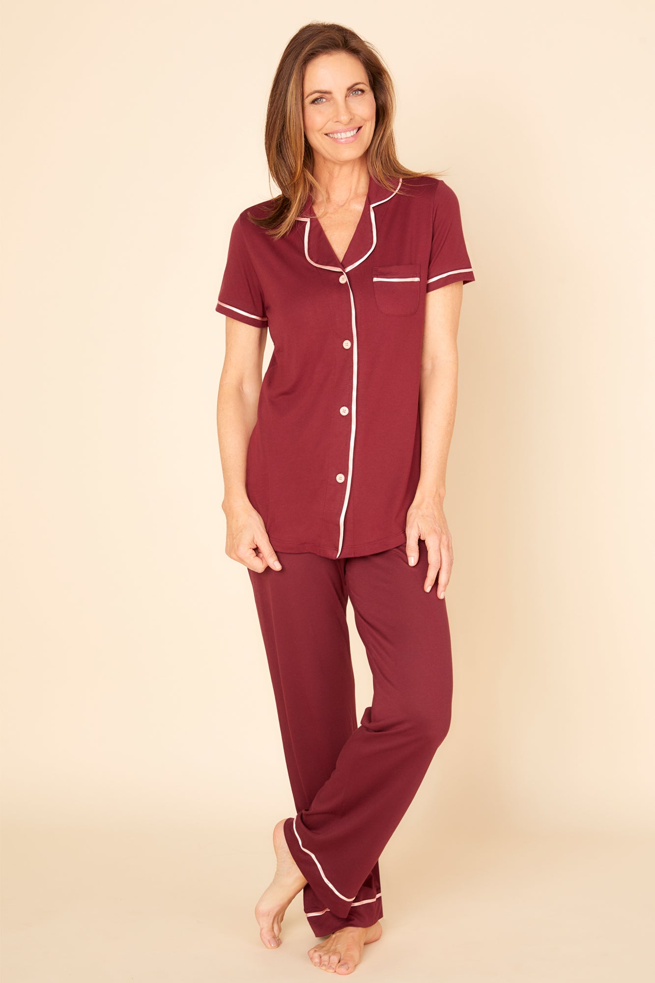 Roja Conjuntos - Bella Pijama Con Camisa De Manga Corta Y Pantalones