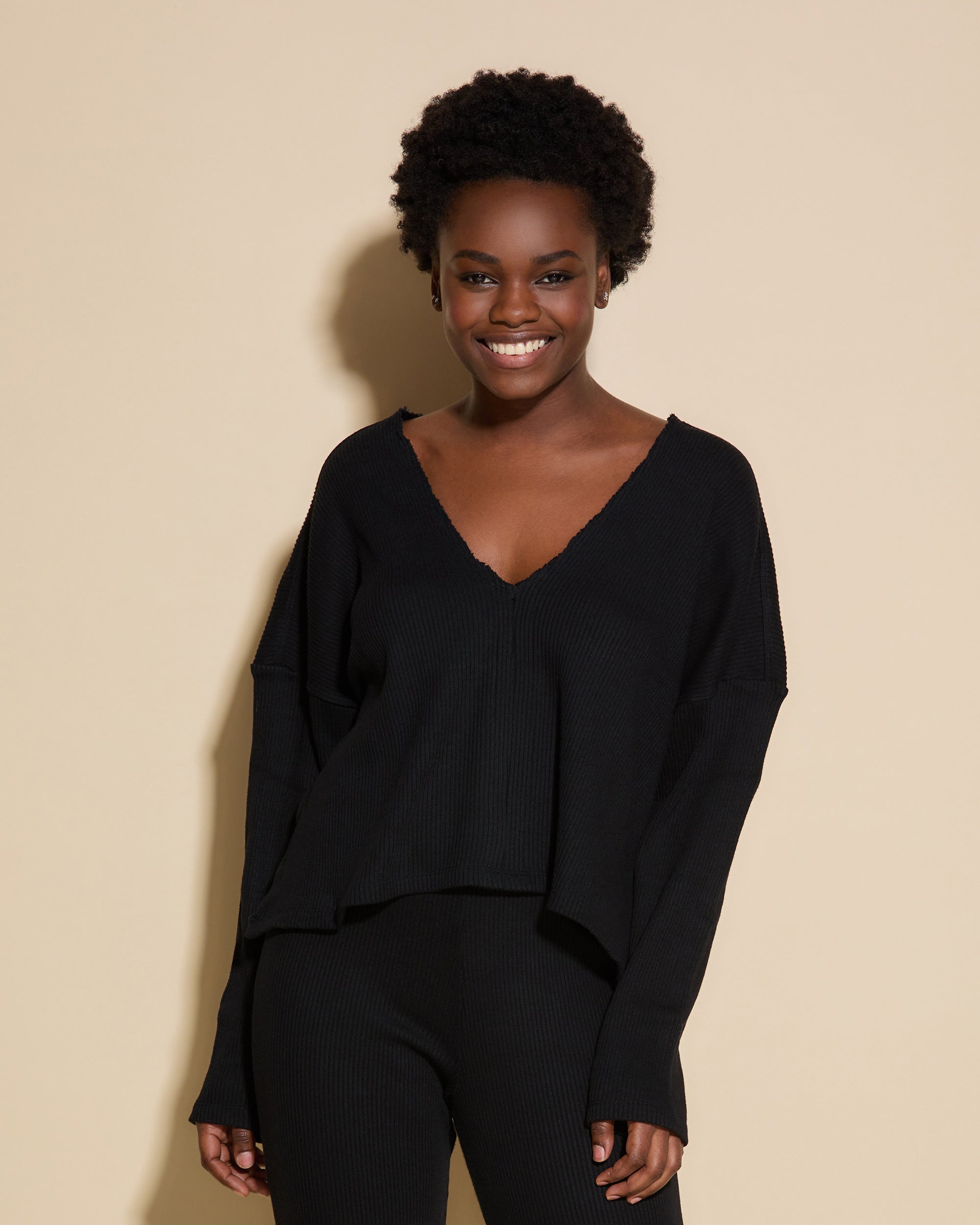 Negro Tops - Britt Camiseta Con Escote En V Profundo