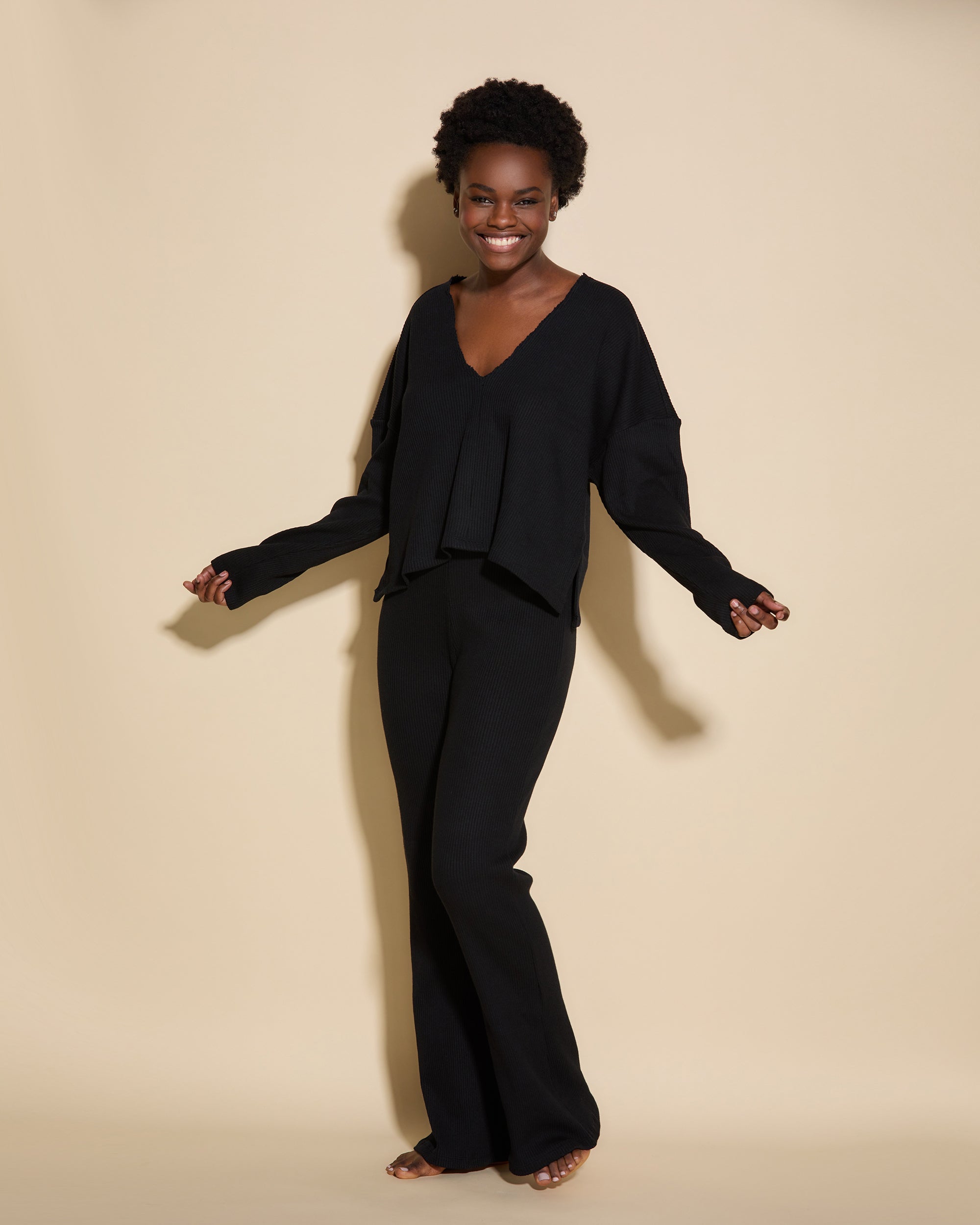 Schwarz Top - Britt Top Mit Tiefem V-Ausschnitt