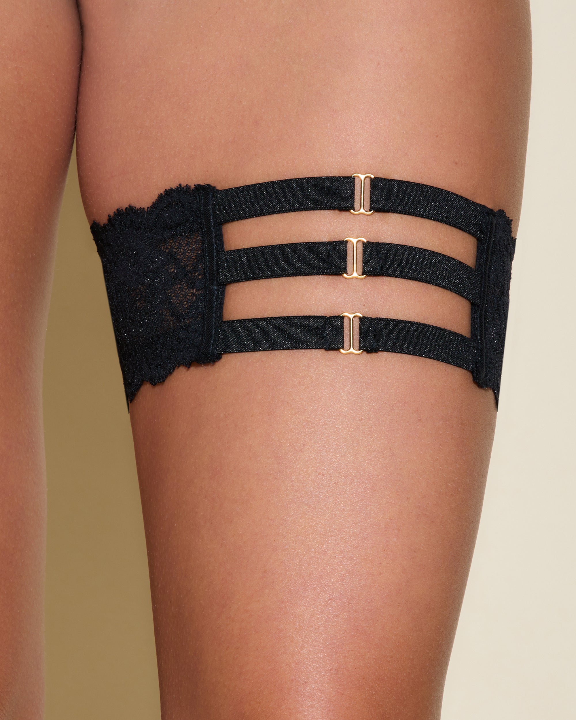 Negro Accesorios - Never Say Never Tie Me Down Liguero