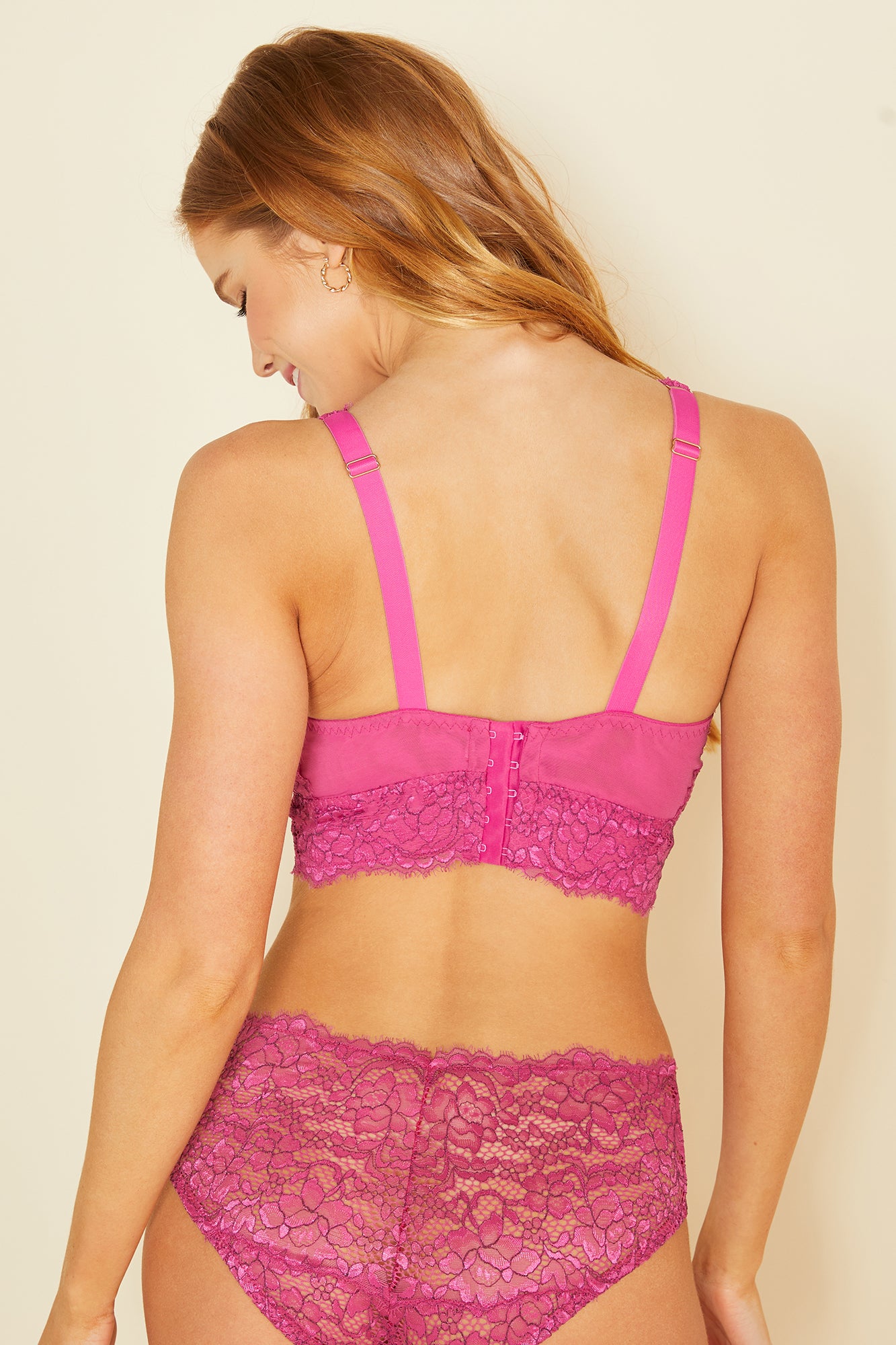 Rosa Bralette - Pret A Porter Bralette Curvy Con Taglio A V