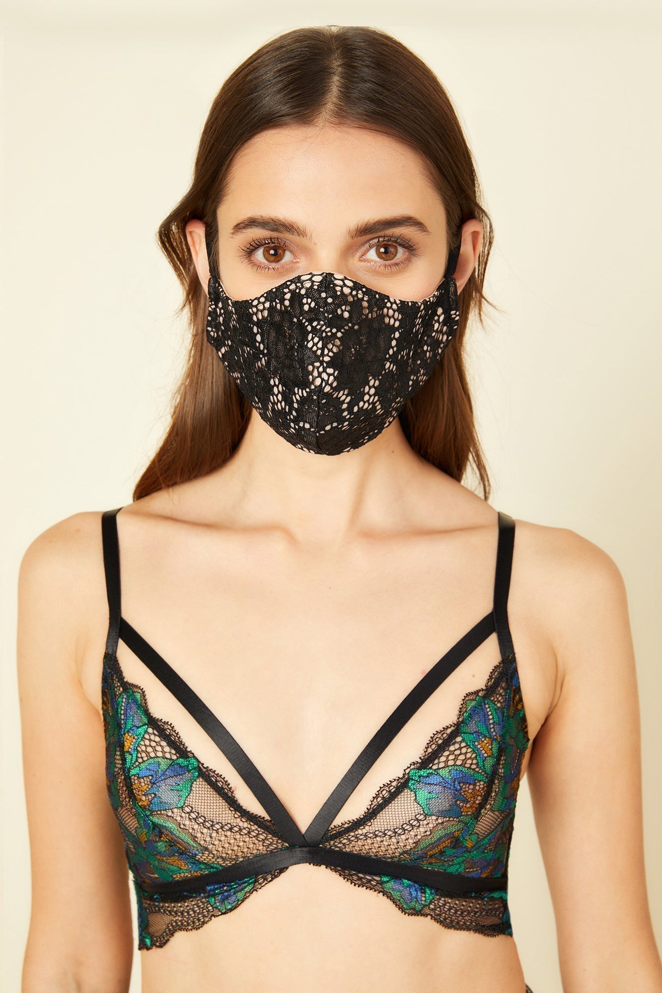 Black Accessory - Pret A Porter V Face Mask