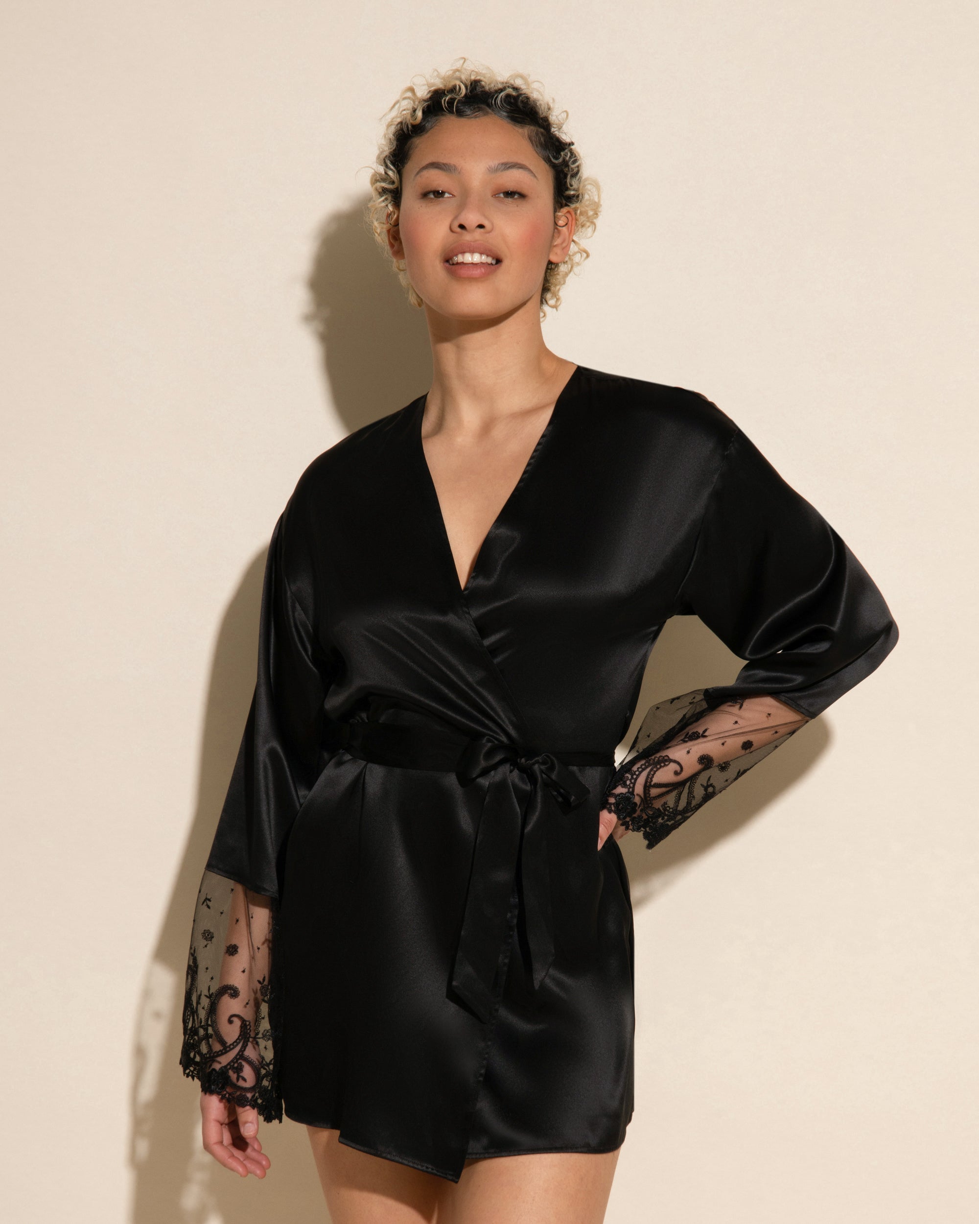 Noir Robe De Chambre - Sanika Robe De Soie