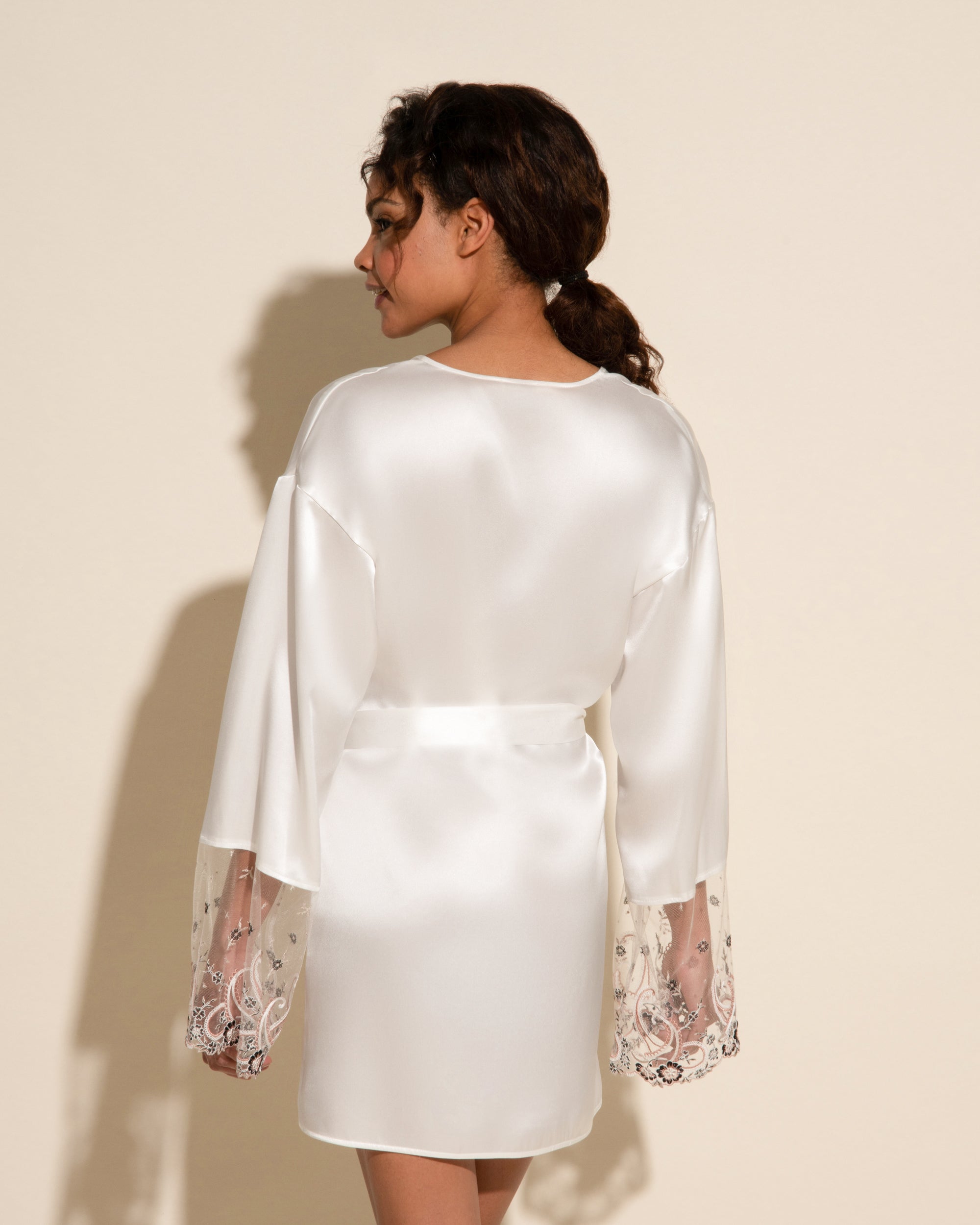 Blanc Robe De Chambre - Sanika Robe De Soie