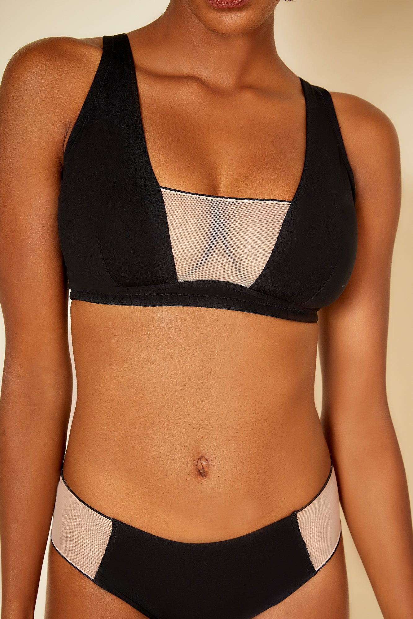 Nero Bralette - Soprano Bralette Curvy Con Scollatura Profonda