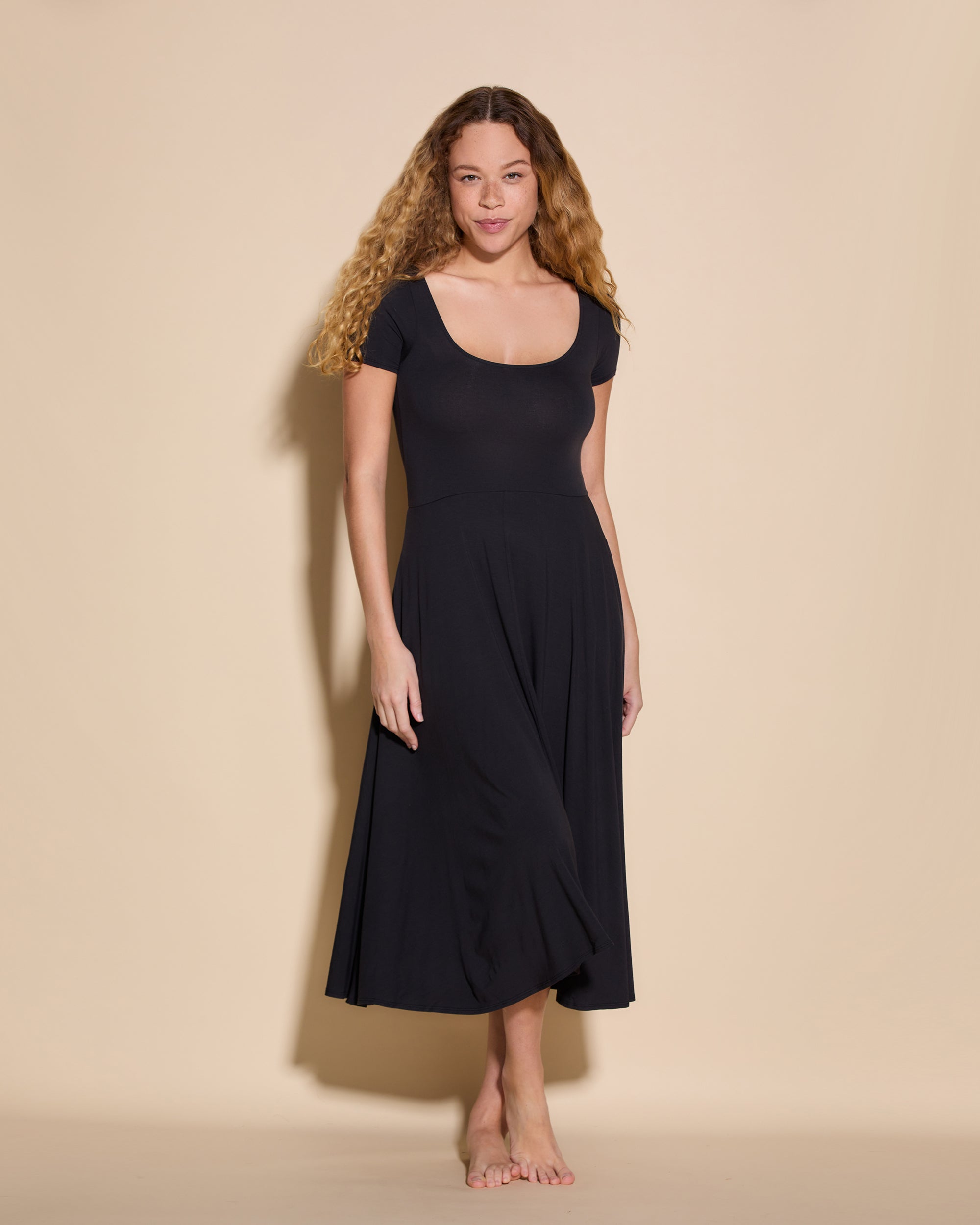 Schwarz Kleid - Viaggi Ausgestelltes Kleid
